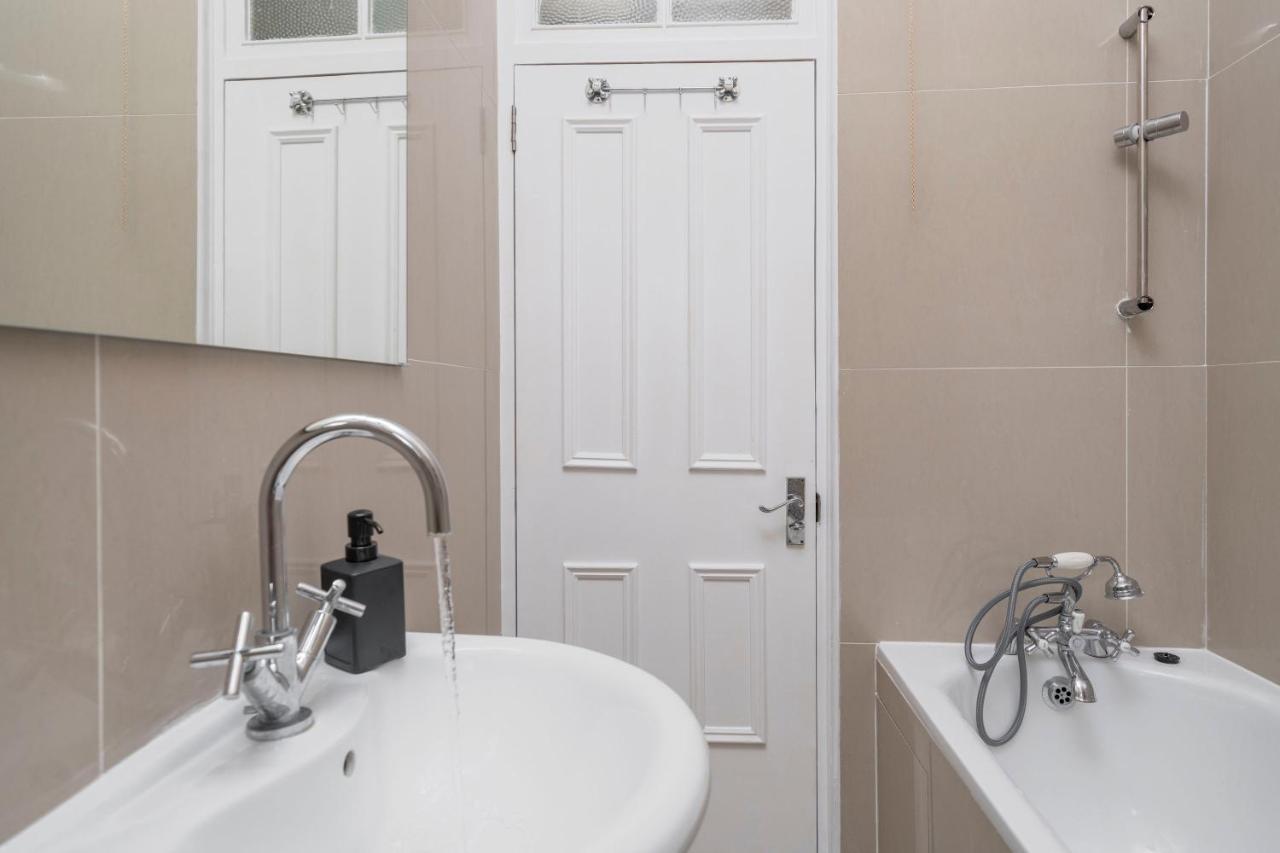 Kensington Nest Serviced Town House لندن المظهر الخارجي الصورة
